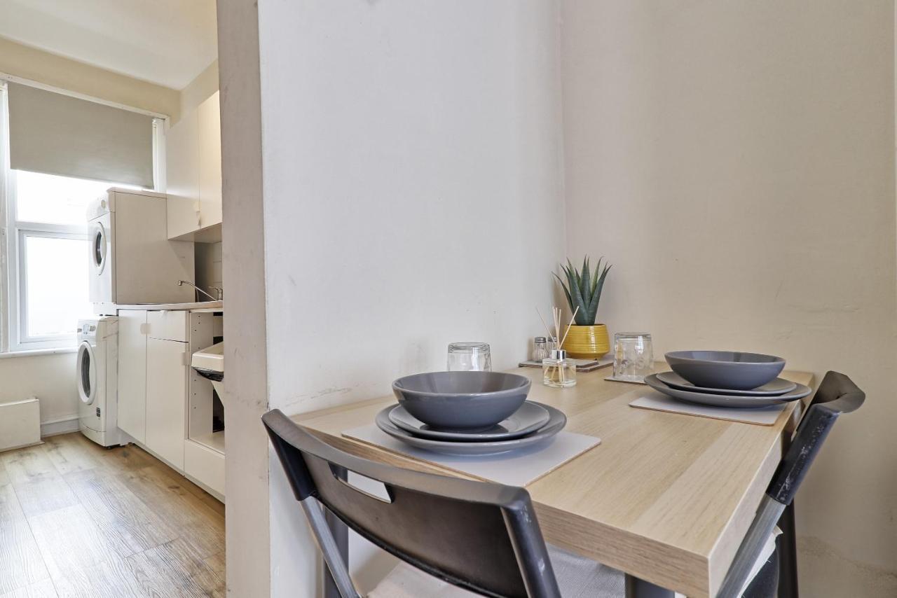 Lovely 1-Bedroom Condo Near The Sea Front Саутенд-он-Си Экстерьер фото